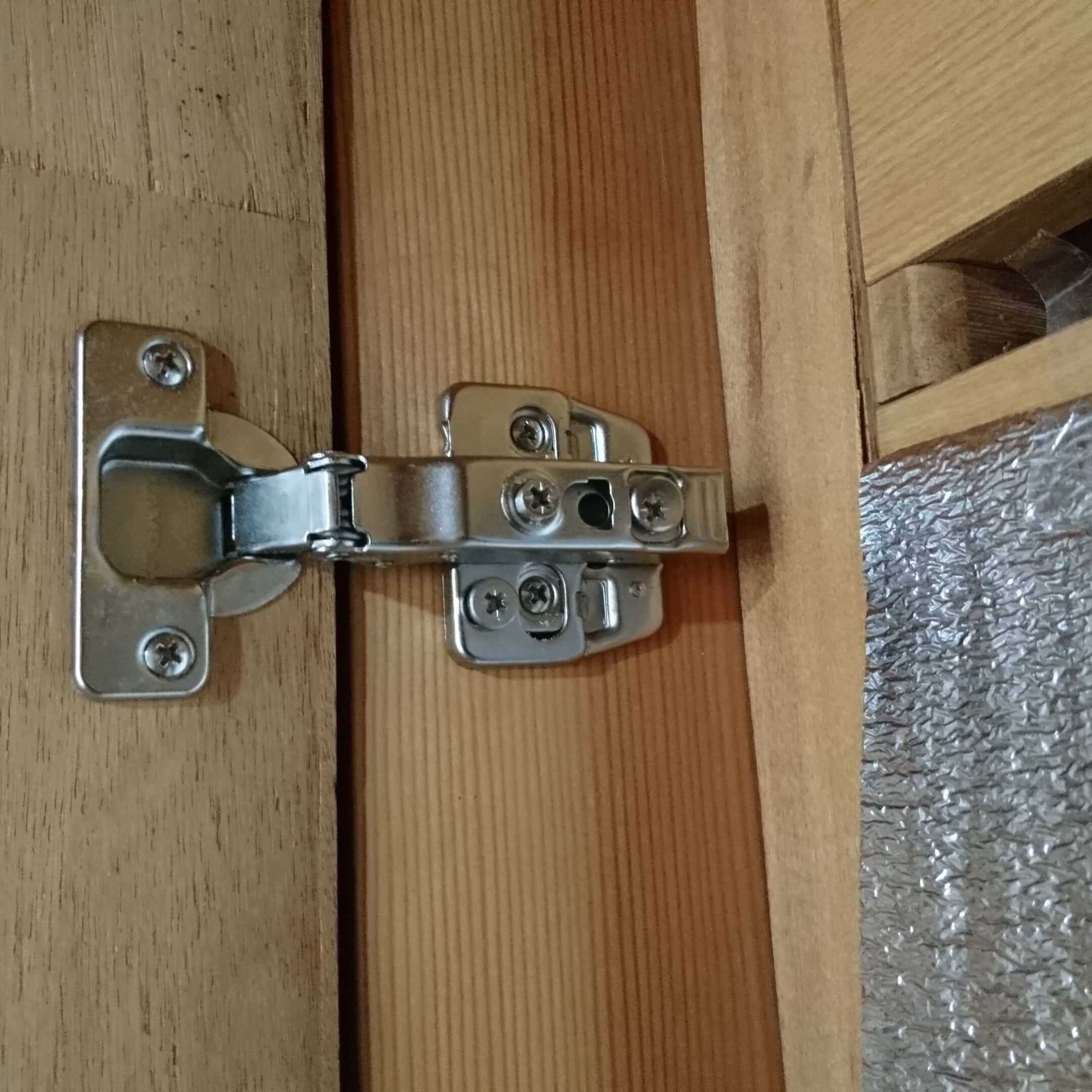 蝶番の調整・交換 名古屋市昭和区 | 蝶番の調整・交換なら建具修理の窓口名古屋市昭和区