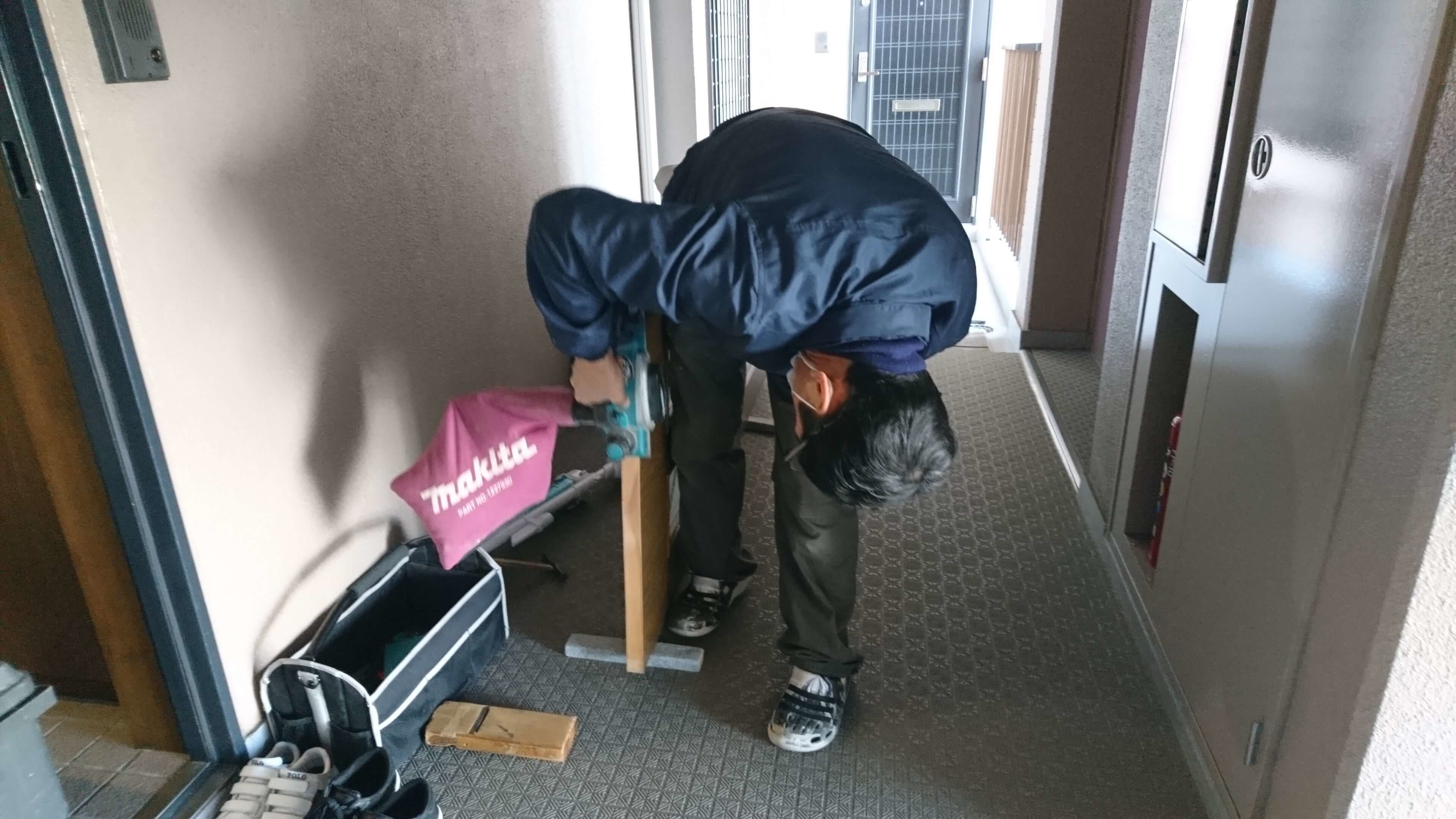 開き戸建付け調整 | 建具の建付け調整なら建具修理の窓口名古屋市昭和区